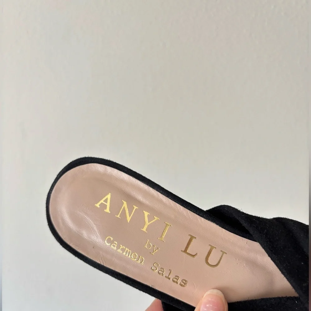 NEW Anyi Lu Alicante Kitty Black Suede Knot Kitten Heeled Sandals Size 40 / 9